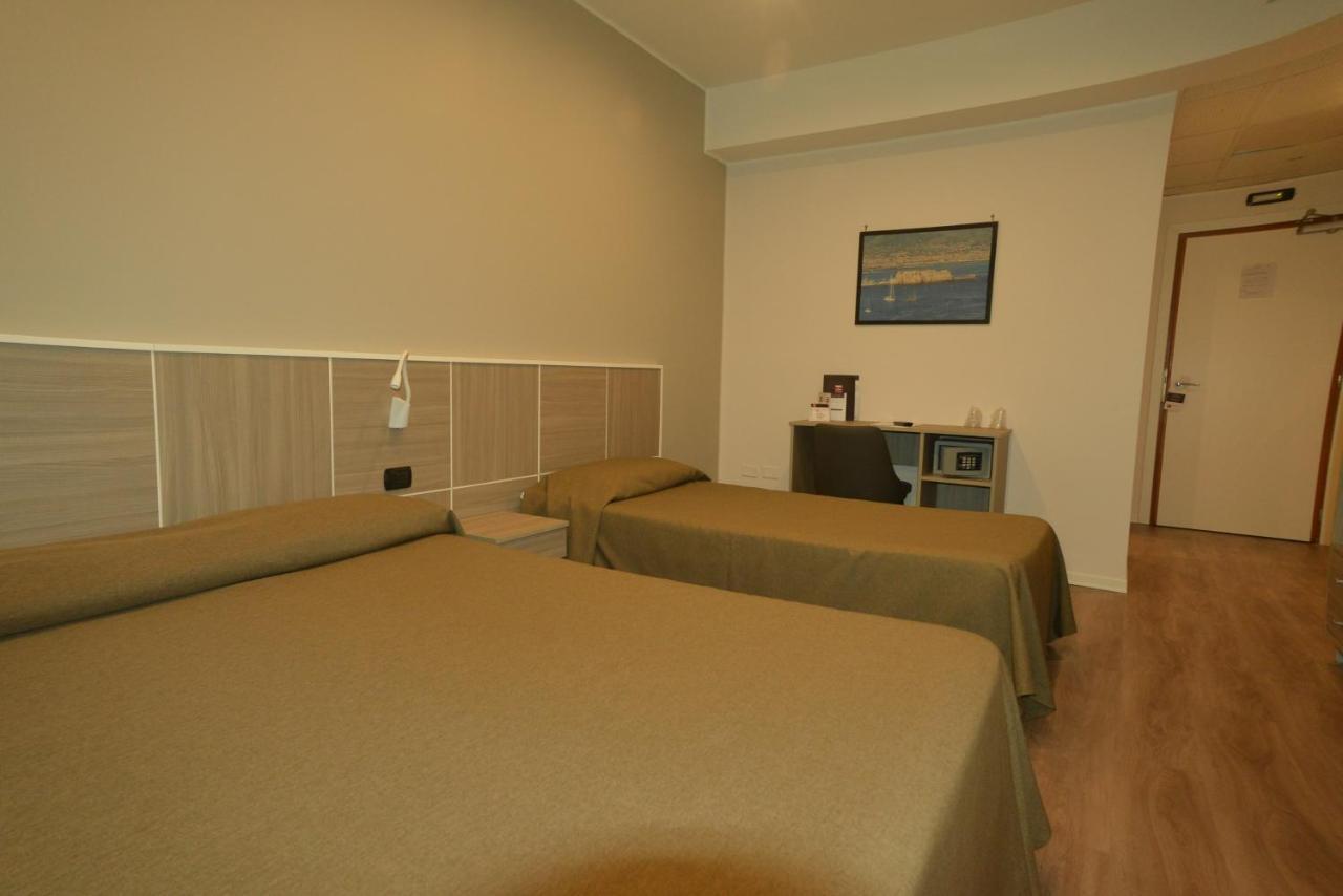 Hotel Tiempo Napoli Esterno foto