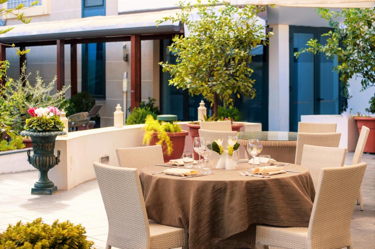 Hotel Tiempo Napoli Esterno foto