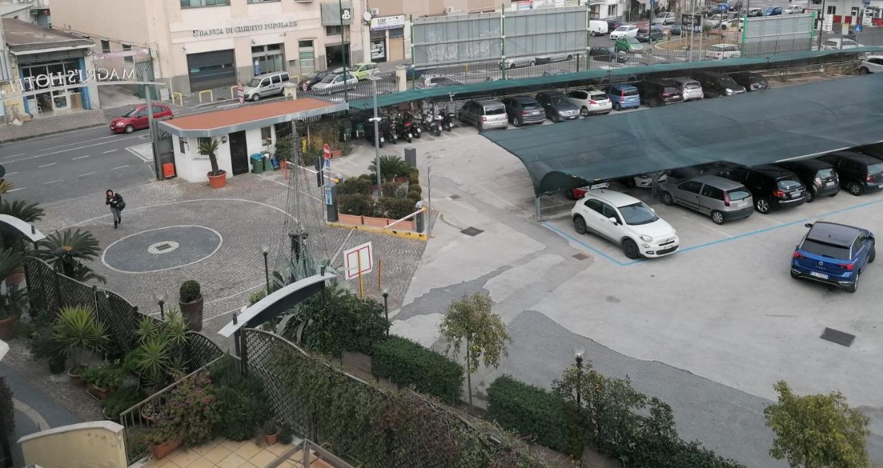 Hotel Tiempo Napoli Esterno foto