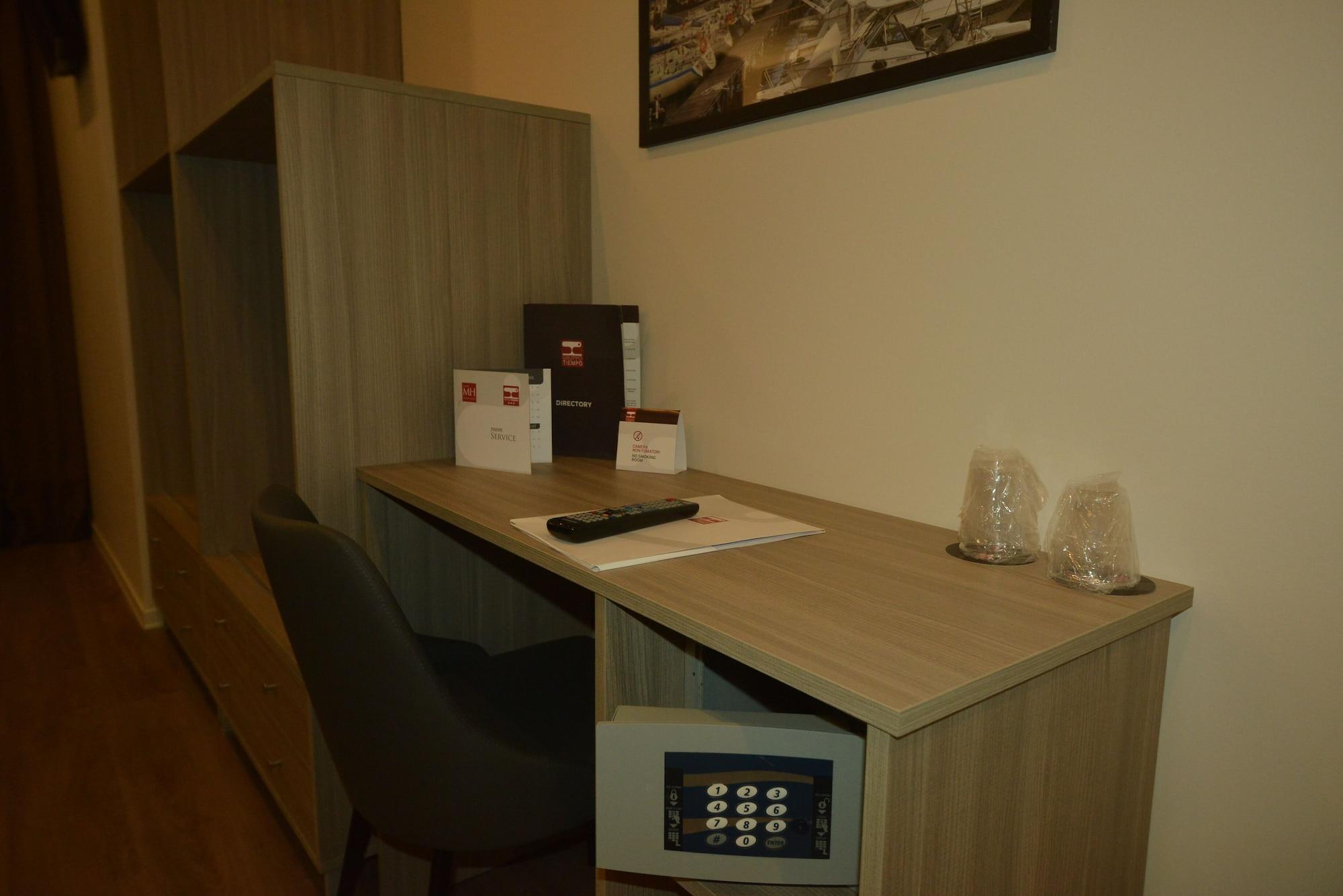 Hotel Tiempo Napoli Esterno foto