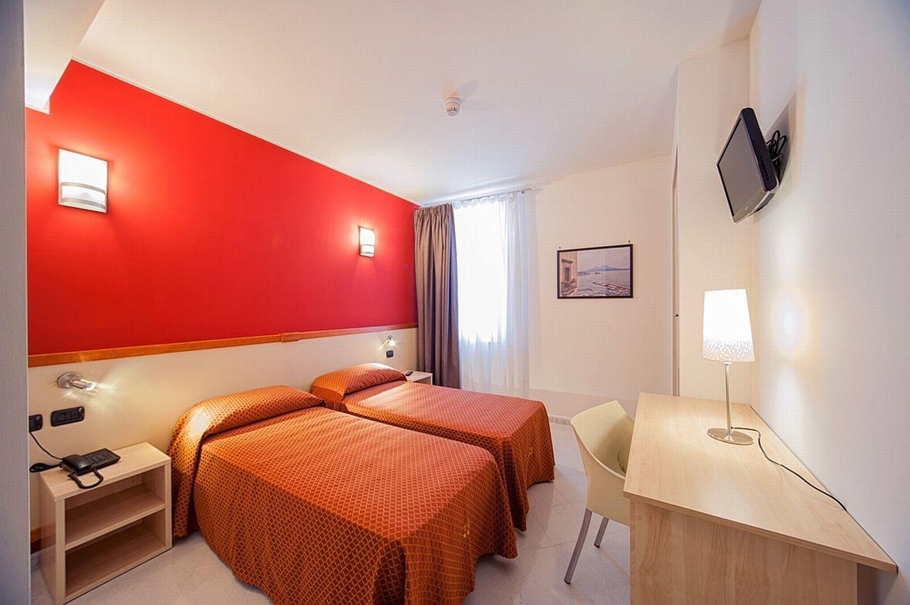 Hotel Tiempo Napoli Esterno foto