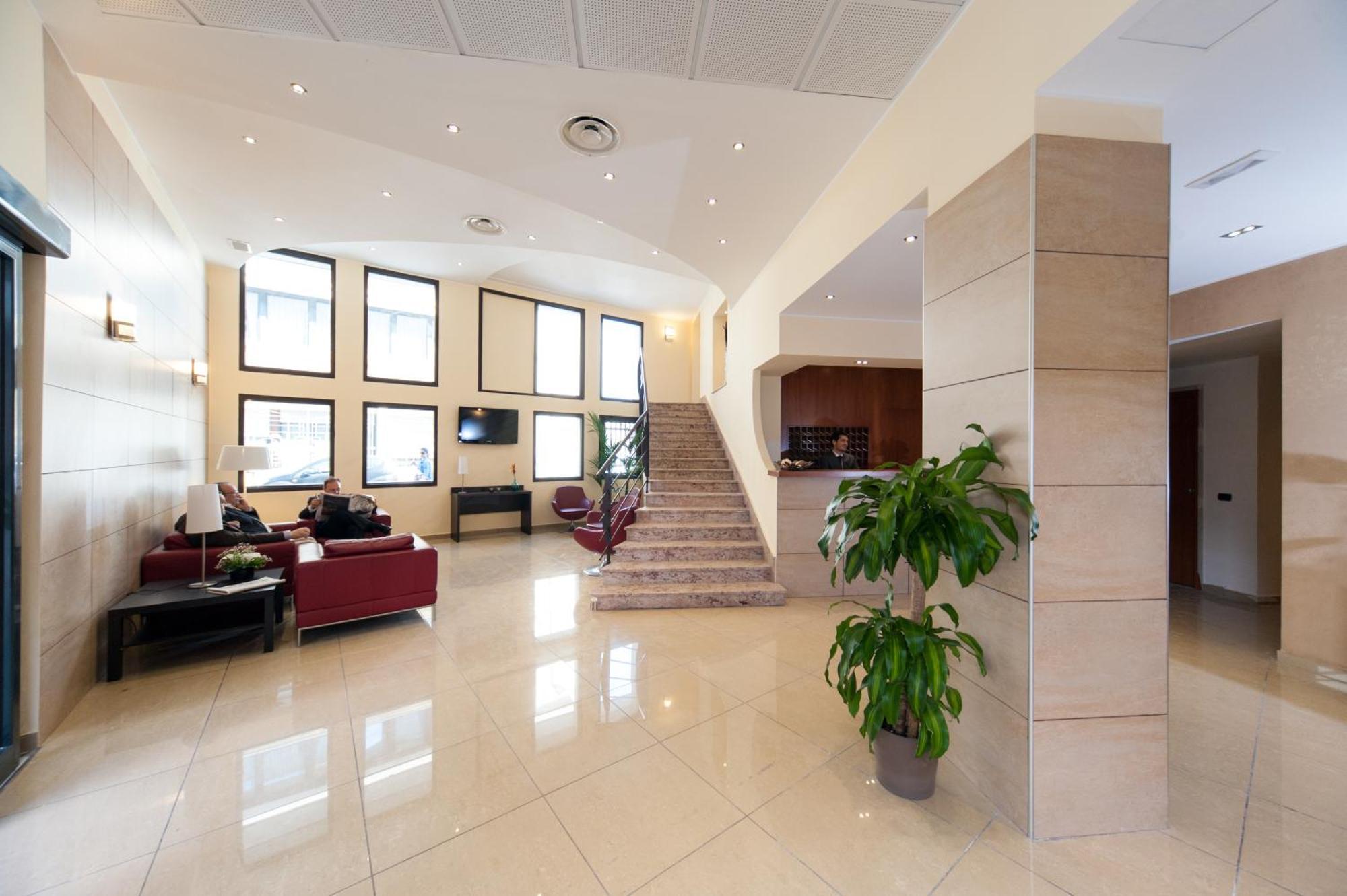 Hotel Tiempo Napoli Interno foto