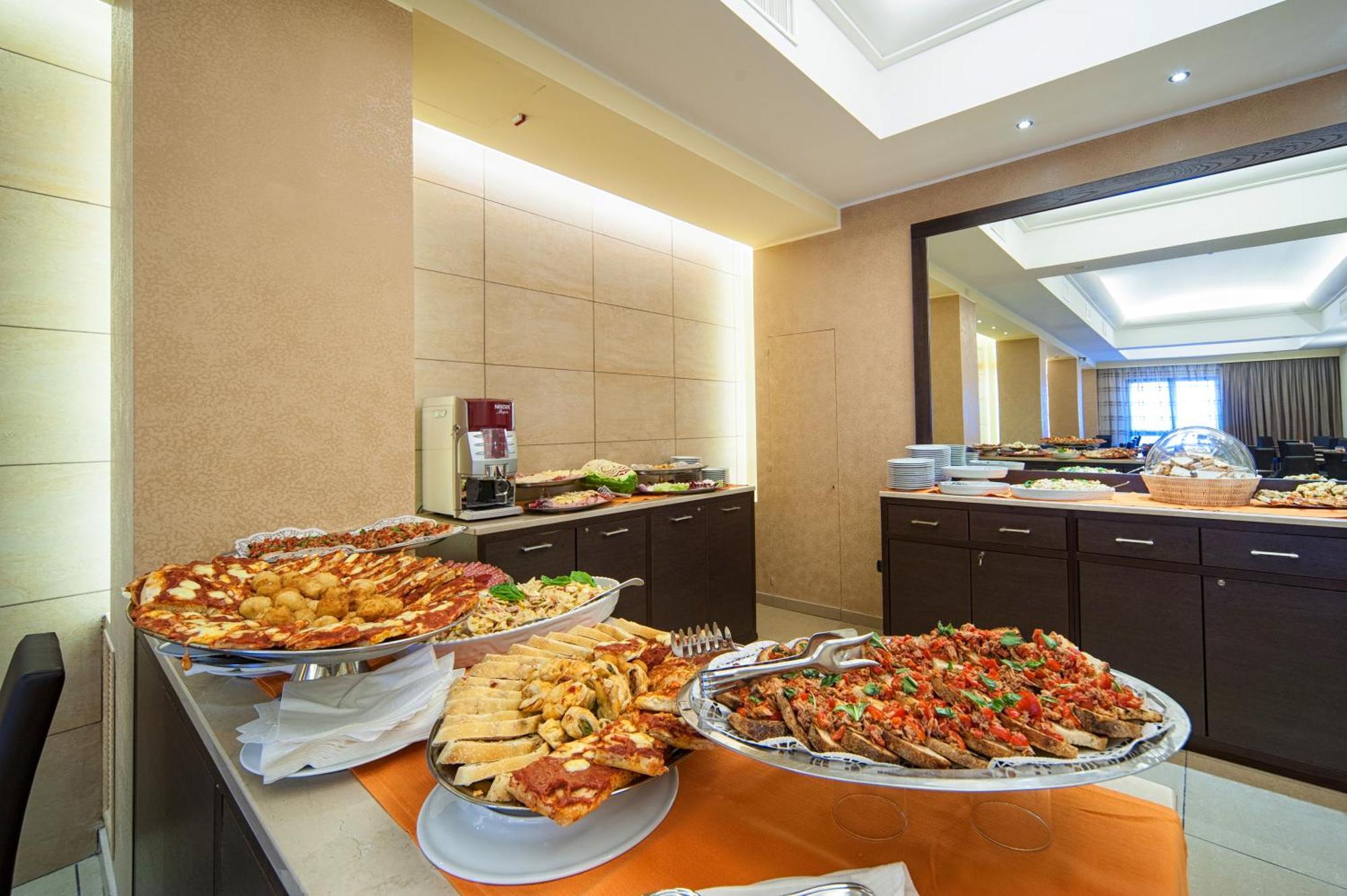 Hotel Tiempo Napoli Ristorante foto