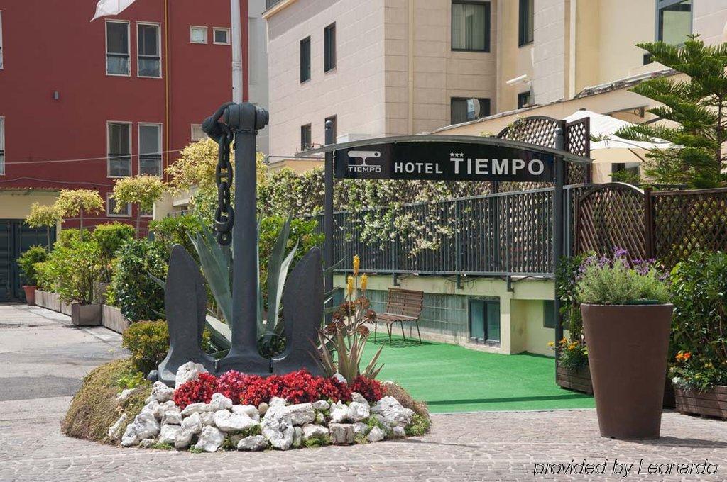 Hotel Tiempo Napoli Esterno foto