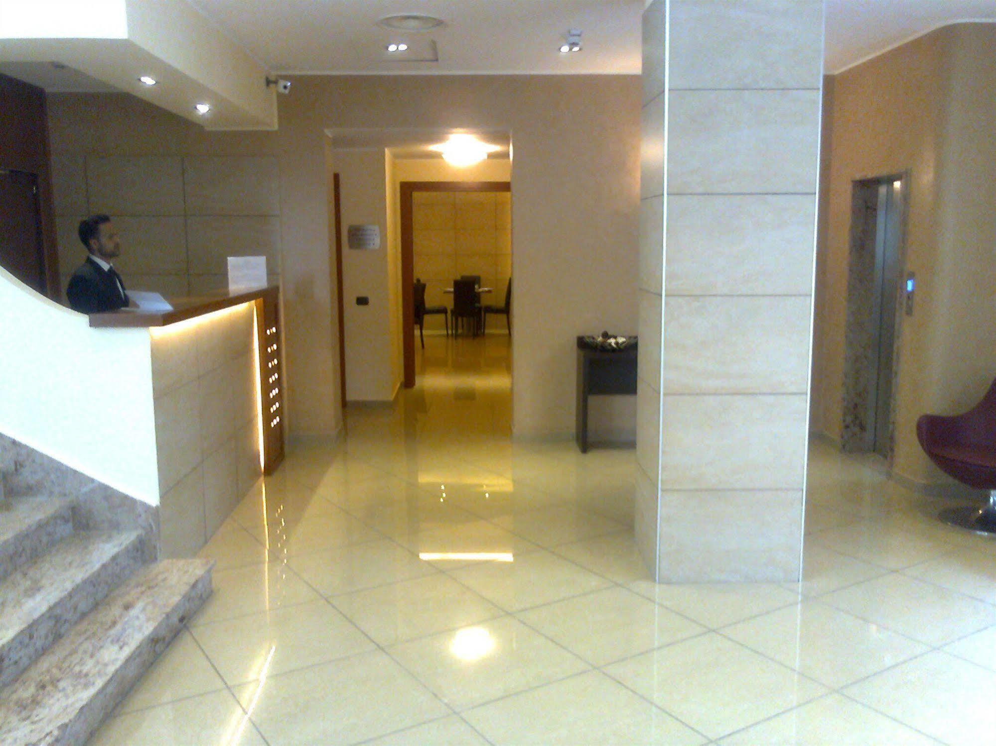 Hotel Tiempo Napoli Esterno foto