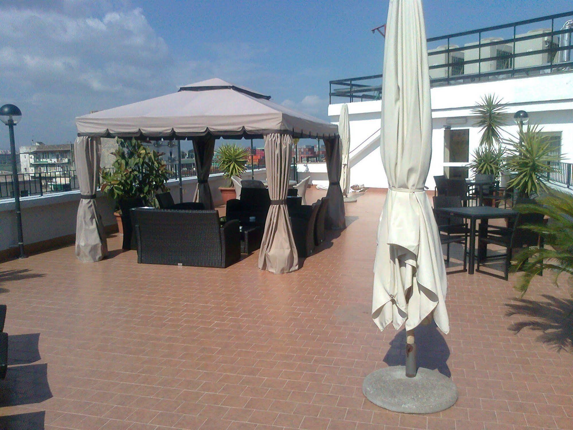 Hotel Tiempo Napoli Esterno foto