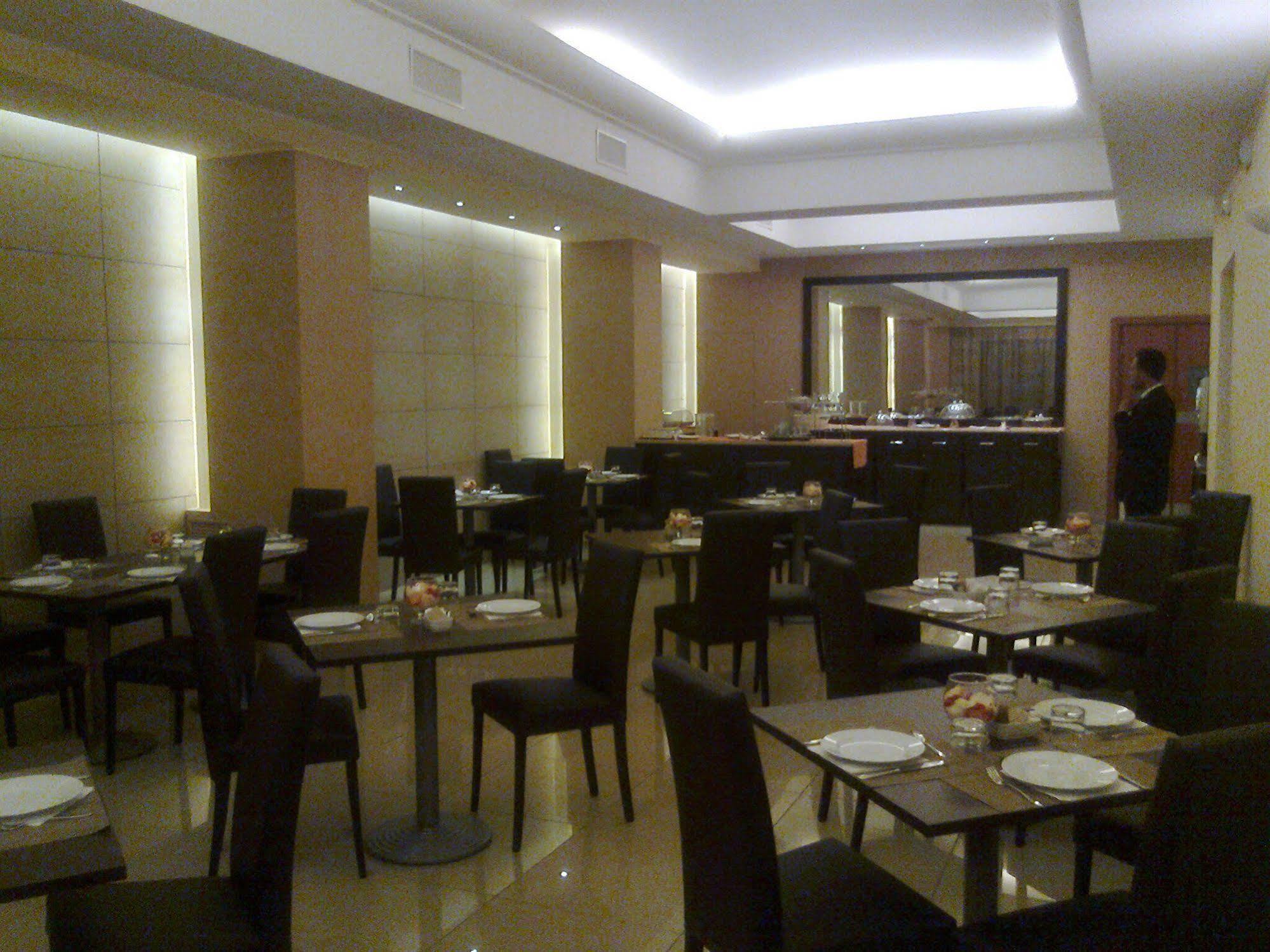 Hotel Tiempo Napoli Esterno foto