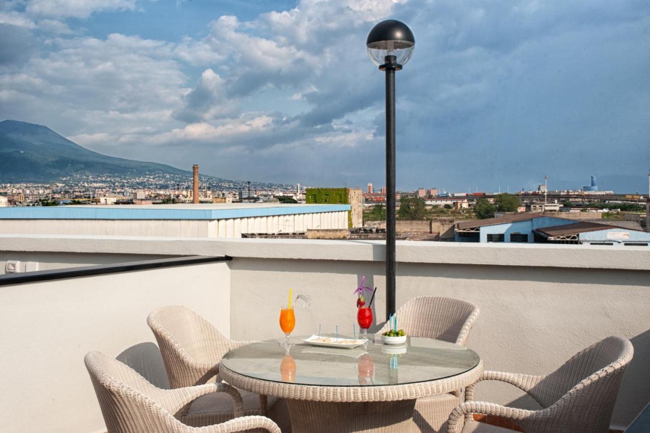Hotel Tiempo Napoli Esterno foto